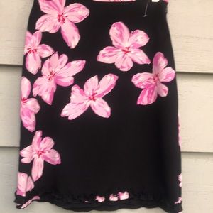 The limited size 2 floral skirt